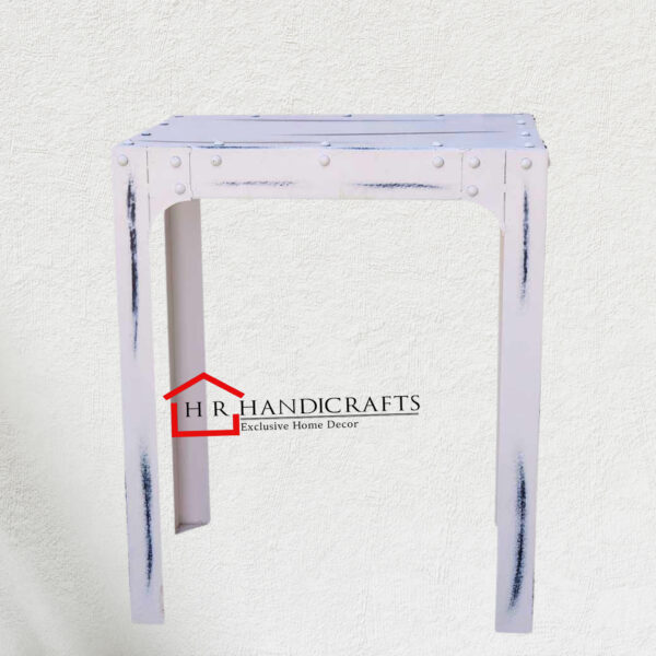 White Distressed Metal Bistro Table for Café or Outdoor Seating | HR Handicrafts